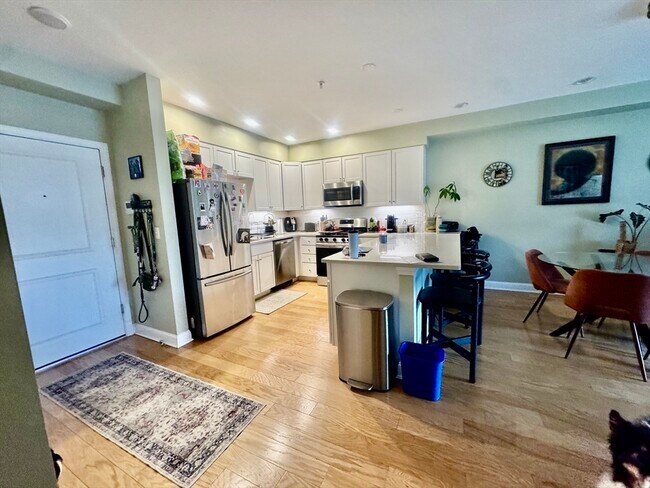 Building Photo - 15 Guild St