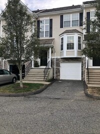 Building Photo - Charming 2BR Condo in Danbury
