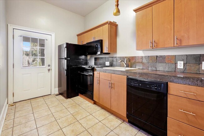 Building Photo - 216 W Anderson St