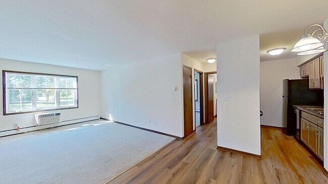 Building Photo - RENT SPECIAL - Renovated Upper 1 Bedroom 1 Bathroom Apartment is Available