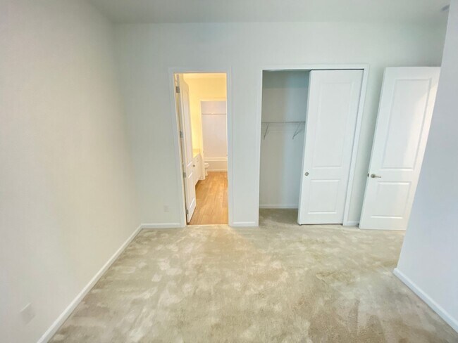 Building Photo - 6338 Trailblaze Bnd