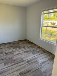 Building Photo - 207 Little Ave