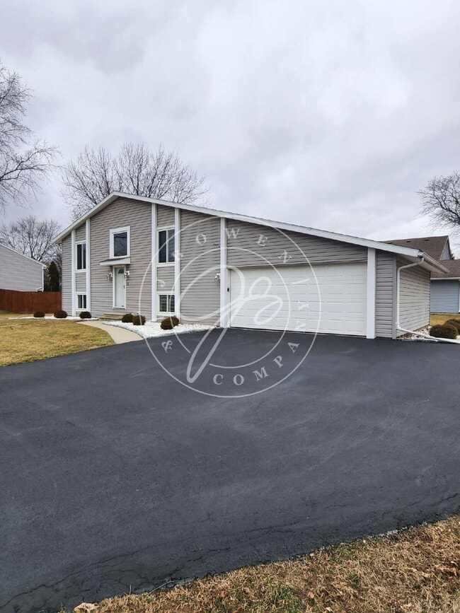 Building Photo - 9450 Millcroft Rd