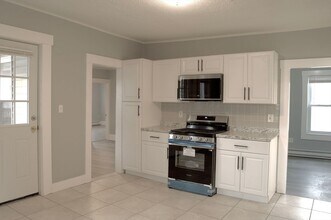 Building Photo - 105 Clarendon St