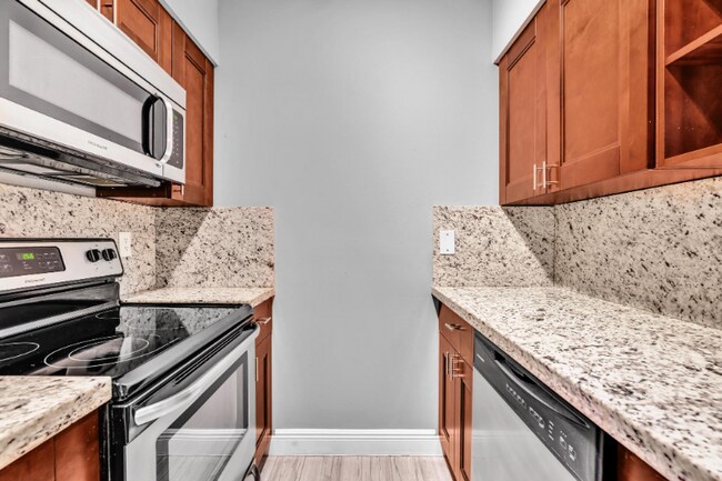 Building Photo - 2850 N Oakland Forest Dr