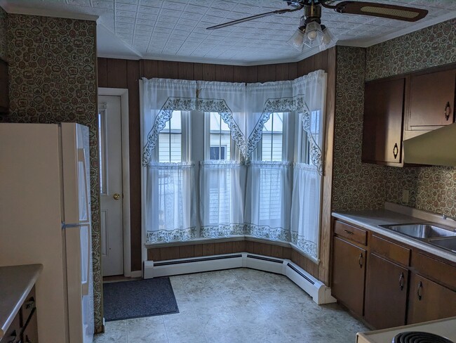 Kitchen Dining Area - 13 North Ave