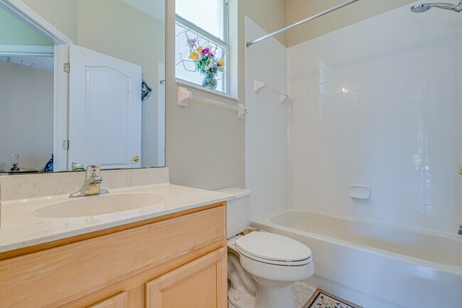 Building Photo - 2500 Azzurra Ln