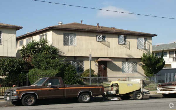 Building Photo - 7021 Fulton Ave