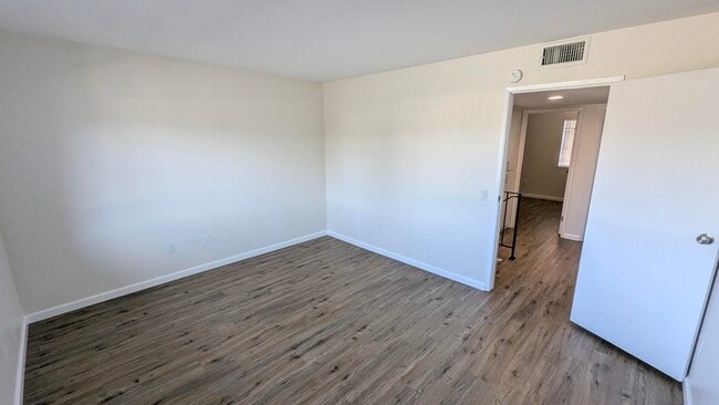 Building Photo - 2260 N Indian Canyon Dr