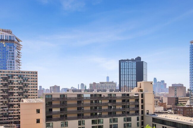 Building Photo - 10 Huron Ave