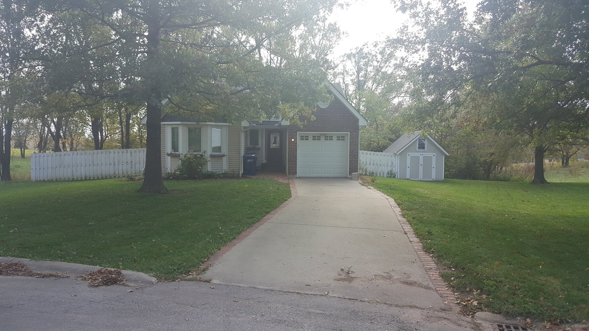 Street view - 105 6 St