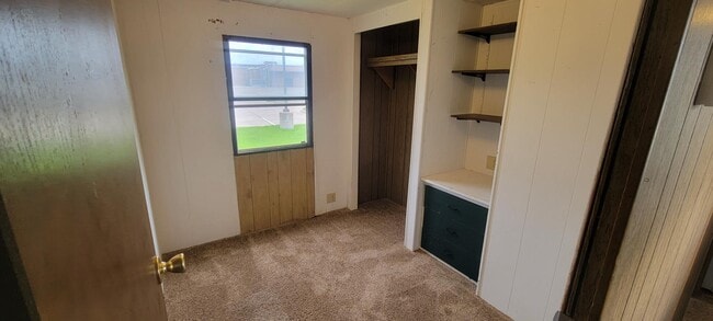 Building Photo - 112 E Cherry St