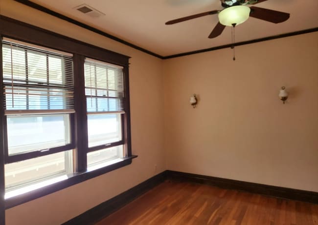 Building Photo - 811 E 39th St