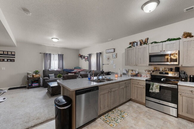 Building Photo - Modern 3 Bed Townhome with Garage – Water ...
