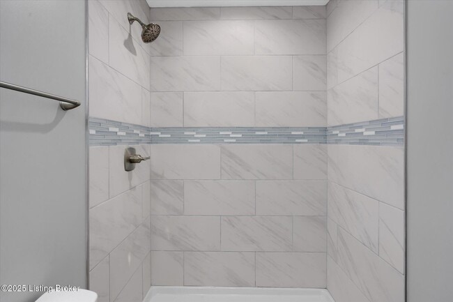 Building Photo - 721 E Caldwell St