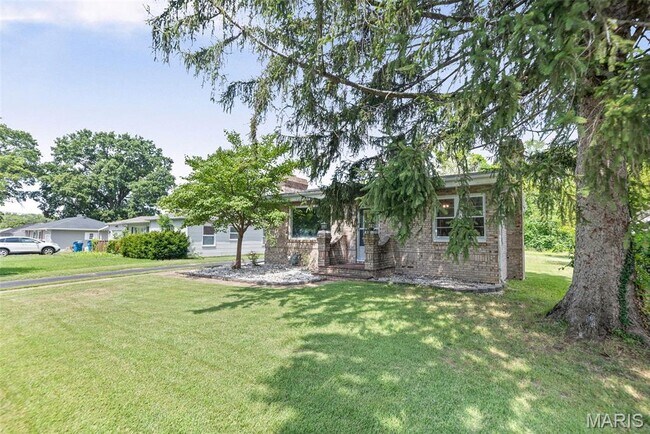 Building Photo - 227 Parkway Pl