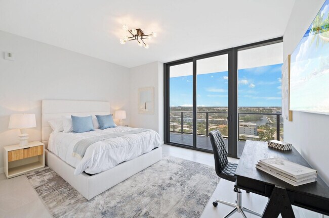 Building Photo - 1116 N Ocean Blvd