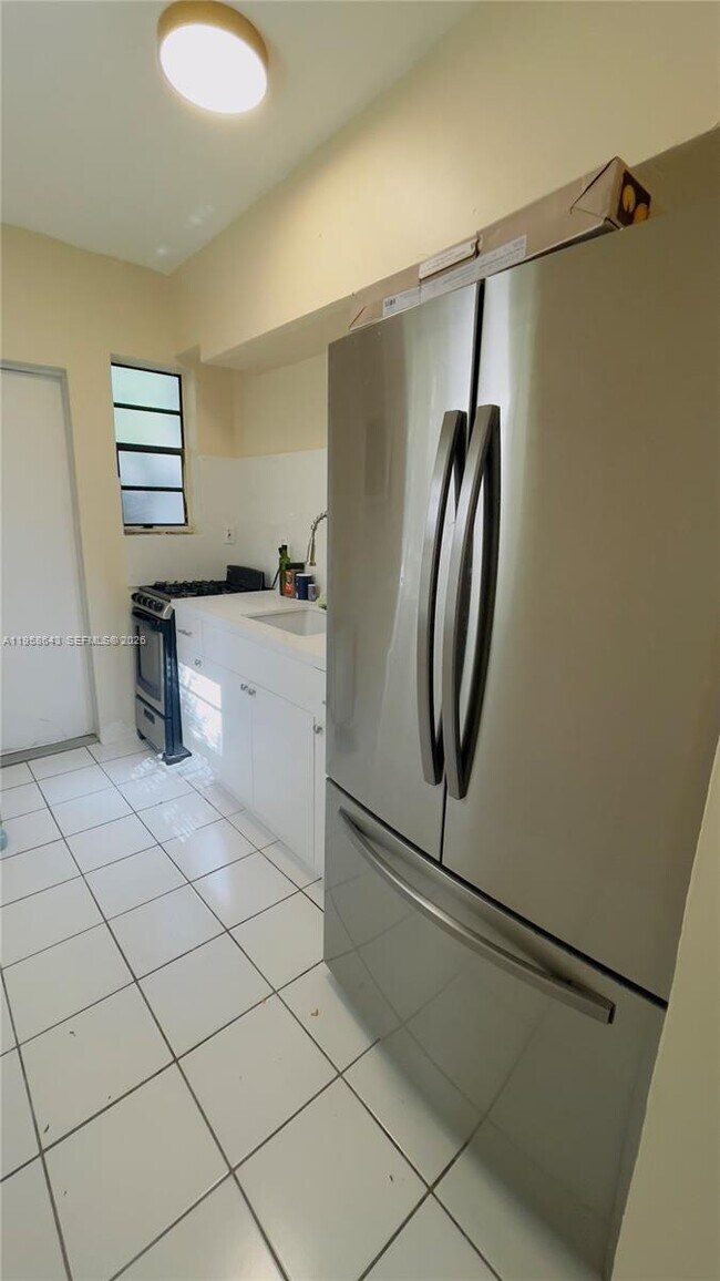 Building Photo - 807 86th St