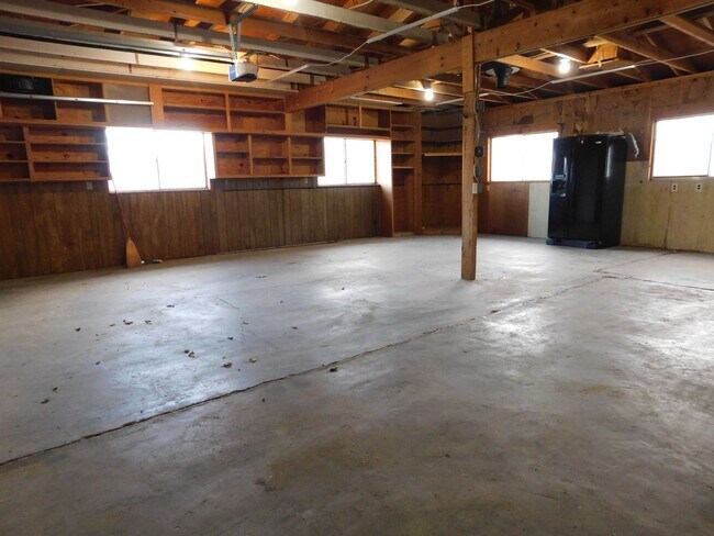 Building Photo - Spacious Ranch in Orchard Mesa