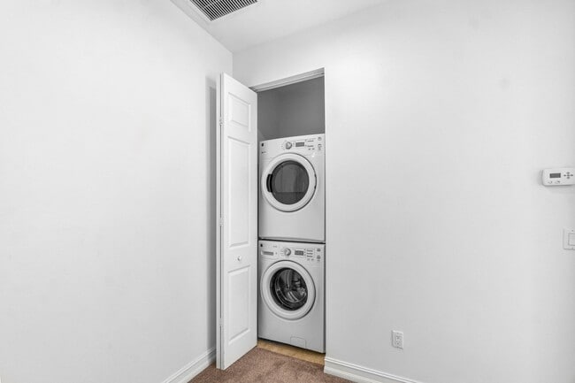 Building Photo - 109 E Coda Cir