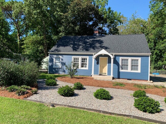 Primary Photo - 3 Bedrooms 2 Full Baths with fenced in bac...