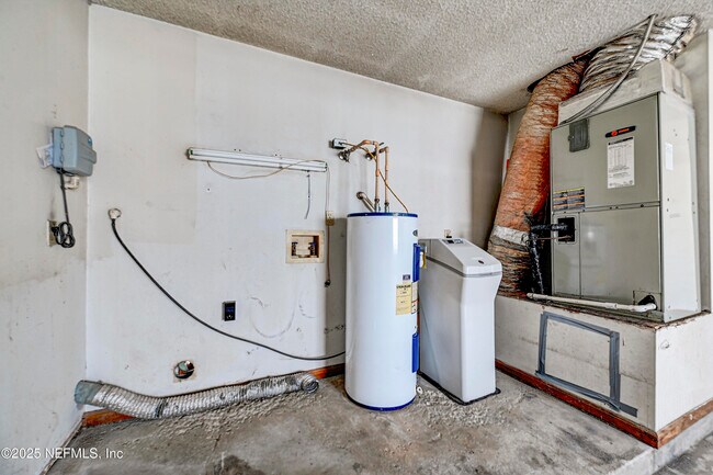 Building Photo - 6909 Ramoth Dr