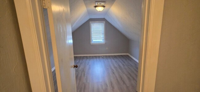 Building Photo - 14 Vara Ln