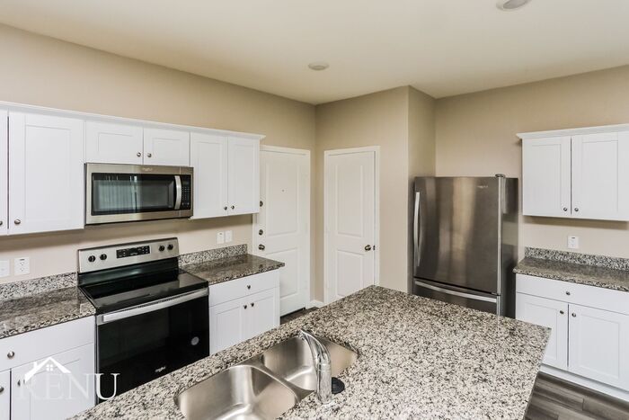 Building Photo - 6040 Mojave Dr