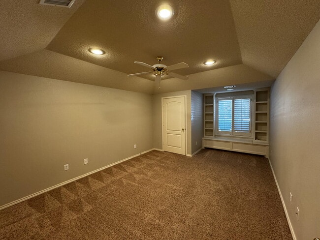 Building Photo - 10320 Knoxville Pl