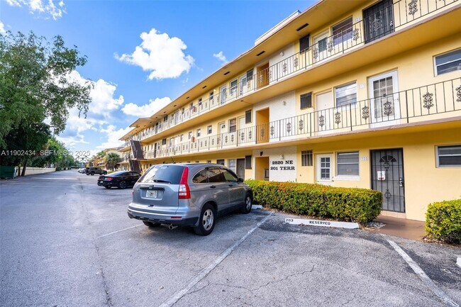 Building Photo - 2820 NE 201st Terrace