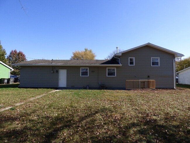 Building Photo - 6914 Autumn View Dr