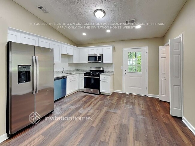 Building Photo - 1806 Oriole Trail