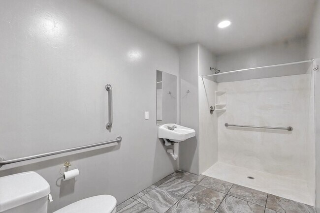 Building Photo - 50 N Mountain Ave