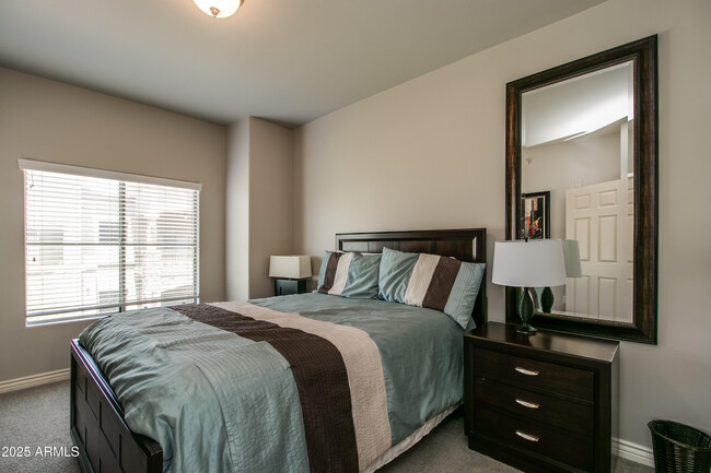 Building Photo - 5350 E Deer Valley Dr
