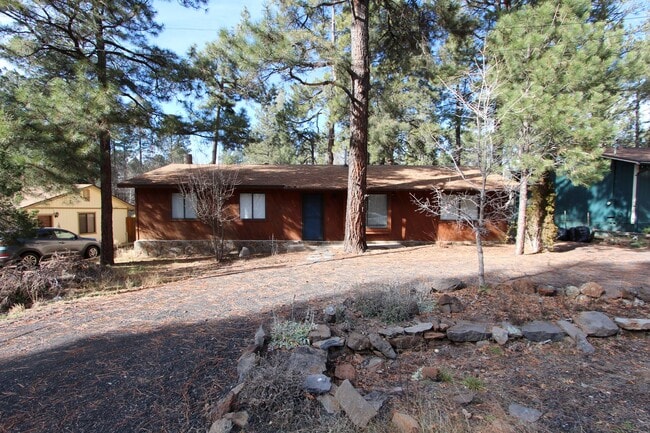 Building Photo - Fully Furnished 4-Bed Home in Kachina Village with Bonus Rec Room