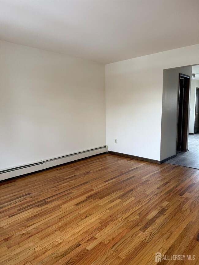 Building Photo - 710-712-712 Drake Ave