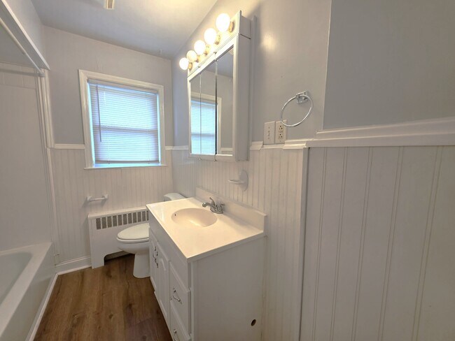 Building Photo - 1209 Belmont Ave