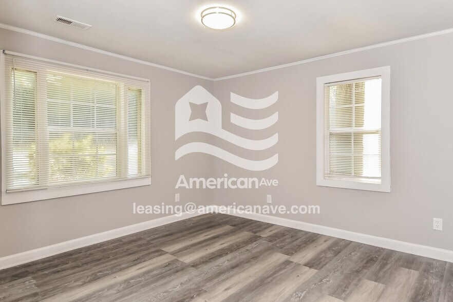 Building Photo - 613 Chesnut St