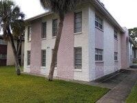 Building Photo - 471 76th Ave N