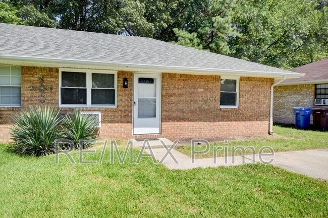 Building Photo - 1302 Linden Ave