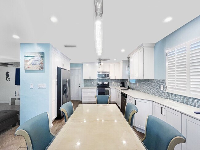 Building Photo - Unfurnished Harbor Hills Home with Creek Views – 3 Bed | 2 Bath