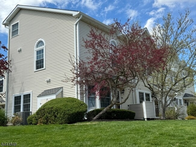 Building Photo - 705 Bryant Dr