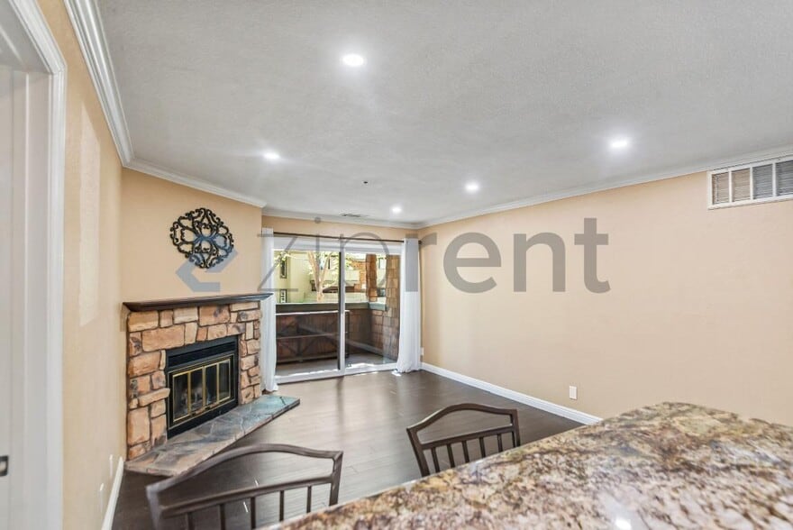 Building Photo - 2306 La Terrace Cir