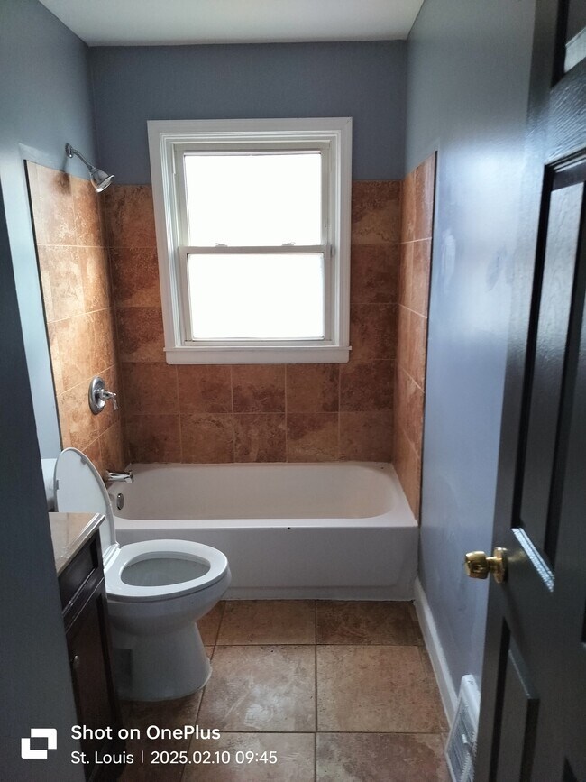 Building Photo - 9730 Millburn Dr