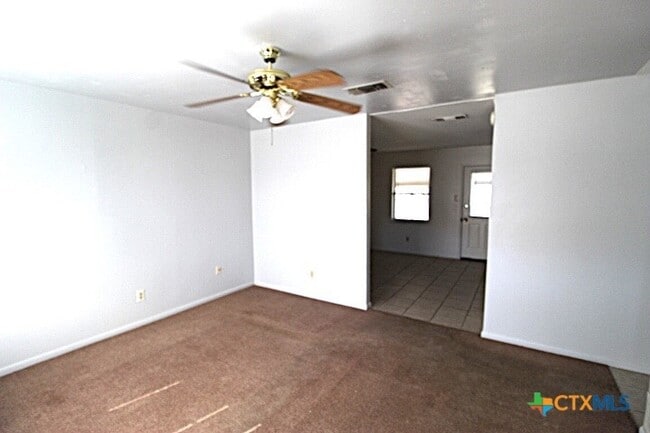 Building Photo - 803 Michelle Dr