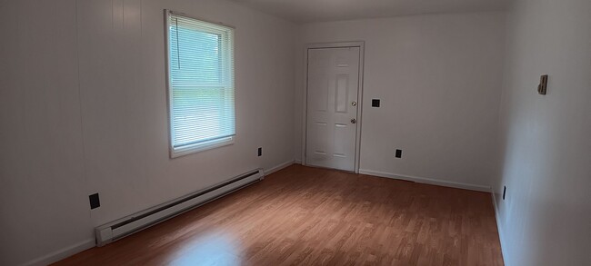 Building Photo - Christiansburg, 3 Bed / 1 Bath, Available ...