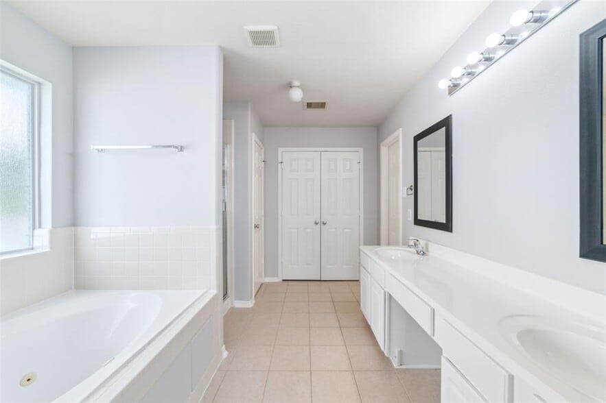 Building Photo - 13312 Barton Meadow Ln