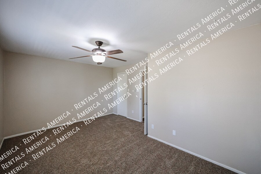 Building Photo - 4555 W Continental Dr