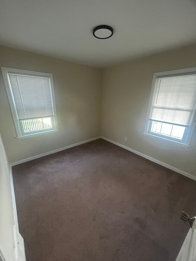 Building Photo - Charming 3 Bedroom, 2 Bathroom Home in Cuyahoga Falls