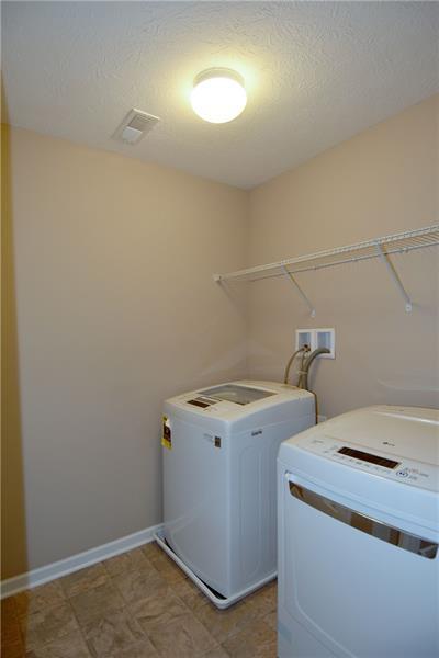 Building Photo - 618 Edison Dr